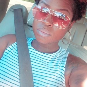 Meet your Posher, Cassandra